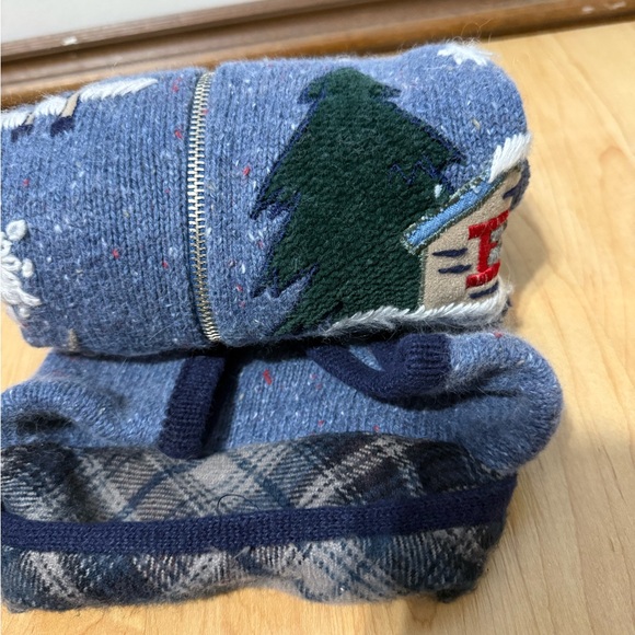 Studio Collection Women Christmas Vest Size L with Christmas design - Picture 6 of 15